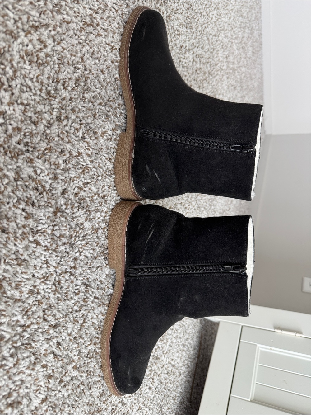 LOFT Women’s Faux Fur Side Zip Booties. - Picture 4 of 6